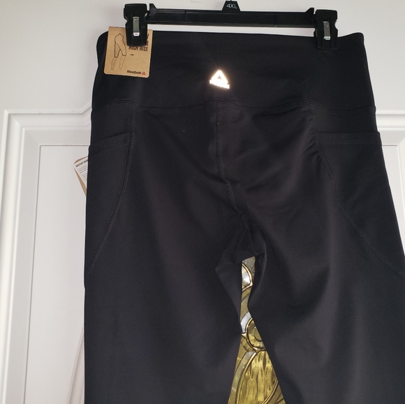 🆕️-NWT-Reebok leggings Capri-🆕️ - Picture 4 of 6